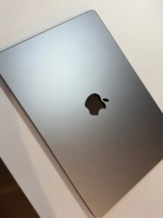 Apple MacBook Pro - Idealny Stan
