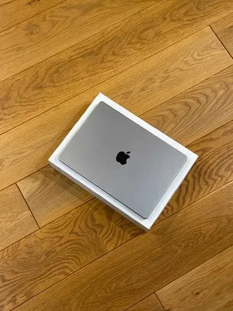 Apple MacBook Pro - Idealny Stan